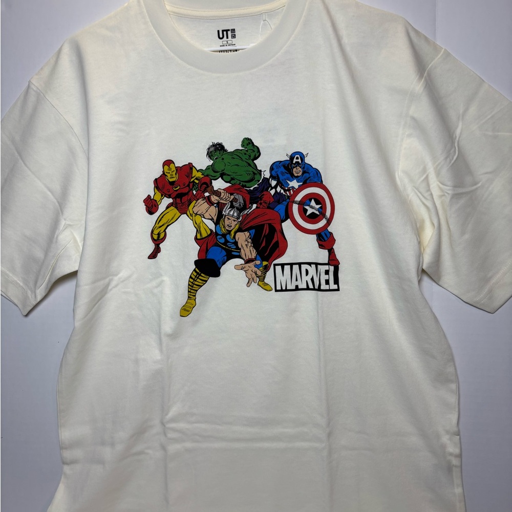 Uniqlo Marvel Ivory Unisex T-Shirt New Size S